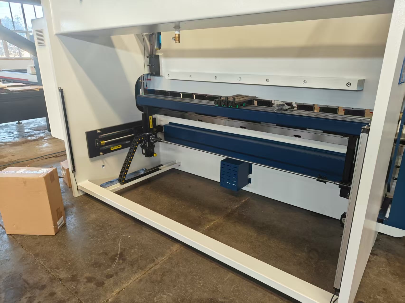 QJKH safety light curtains and industrial safety sensors